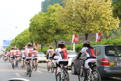 1460625315906654.jpg 南京体彩启动绿色骑行,畅享大乐透5亿派奖4.jpg