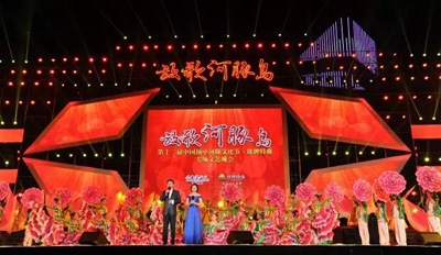 1、“体彩大乐透”放歌河豚岛 扮靓镇江扬中文艺晚会照片.jpg