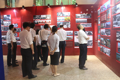 1464856679538665.jpg “两学一做”系列活动之“忆党史”2.jpg