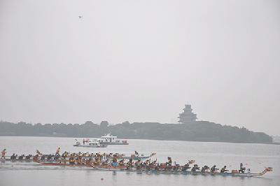 1465717868719163.gif 苏州体育彩票鼎力支持端午金鸡湖龙舟赛1.gif