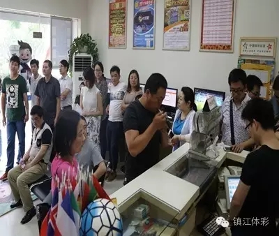 1468457878619778.jpg 镇江80后大学生自主创业 带领彩民玩转竞彩照片.jpg