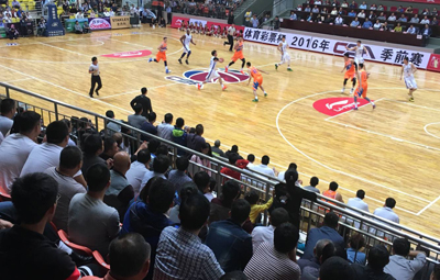 1475915876622558.jpg 6、“‘体彩杯’2016年中国男篮职业篮球联赛CBA季前赛”在镇江丹阳顺利开赛照片.jpg