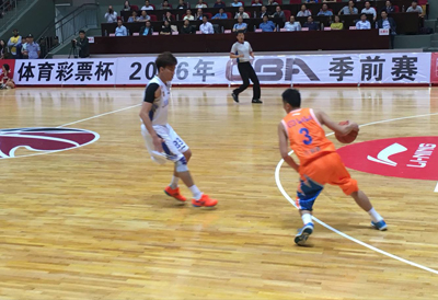 1475915913603998.jpg 10、“‘体彩杯’2016年中国男篮职业篮球联赛CBA季前赛”在镇江丹阳顺利开赛照片.jpg