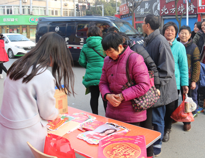 1483498380298399.jpg 南京体彩喜收体彩大乐透头奖689万2.jpg