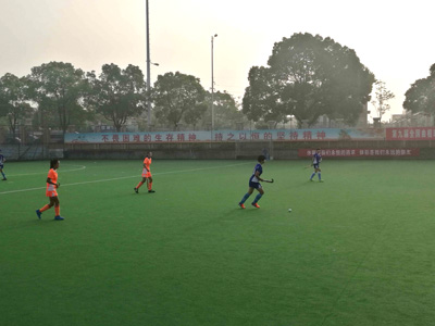 1503278230641275.jpg 3、镇江扬中体彩助力“第九届全国曲棍球后备人才基地夏季训练营暨2017年‘体彩杯’全国青少年曲棍球锦标赛”活动 照片.jpg