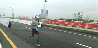 1504510965296935.jpg 3、镇江句容体彩助力2017中国句容·赤山湖国际公开水域游泳挑战赛暨铁人三项邀请赛!照片.jpg