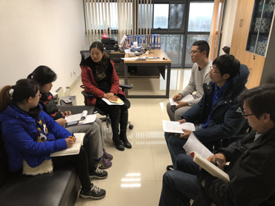 坚持三会一课制度 巩固两学一做成果.jpg