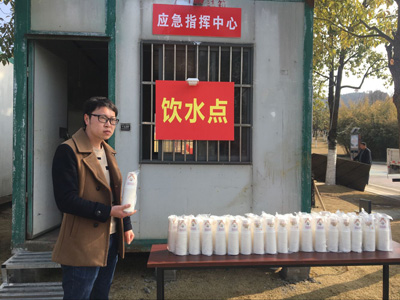 1519800668212860.jpg 溧阳体彩灯会现场开展新春地推活动-1.jpg