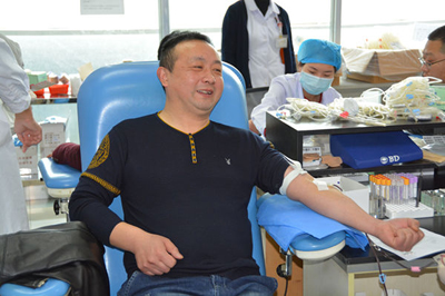 奉献爱心 传递温暖 苏州体彩的“雷锋”们在行动……4.jpg