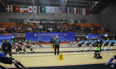 1520909547649394.jpg 拔河比赛现场.jpg