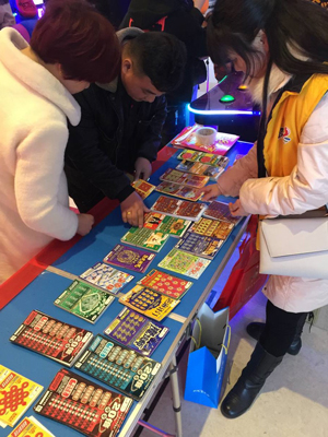 1521702570657896.jpg 连云港东海体彩开展“相信自己顶呱刮”地推活动2.jpg