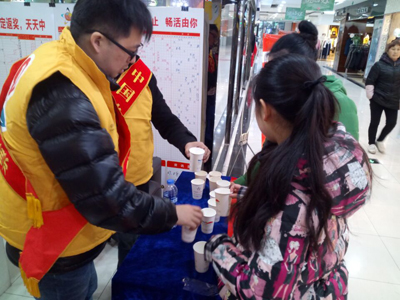 1521704048242780.jpg 8镇江体彩两大主题地推式驻店交流活动正式开始!诚邀您参加!照片.jpg