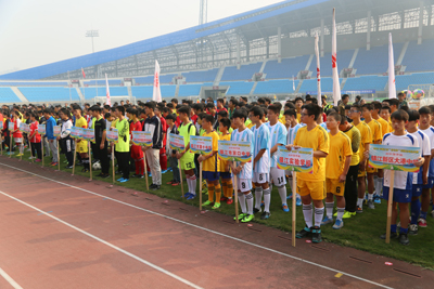 【江苏体彩20年】 圆少年足球梦 公益金助力镇江“市长杯”校园足球品牌赛事照片1.jpg