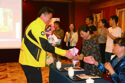 1526525262292025.jpg 南京体彩开展2018年度母亲节主题活动1.jpg