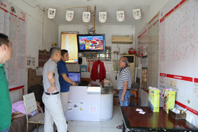 1535682450301051.jpg 无锡体彩为一线“战友”送清凉 (1).jpg