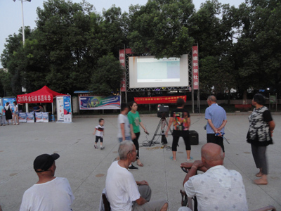 金坛体彩开展体彩公益行——送千场体育电影进乡镇活动-1.jpg