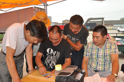 泰州体彩地推走进寺巷社区 6 .jpg