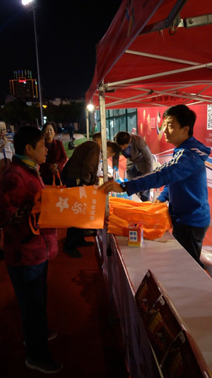 1539740387850223.jpg 吴中体彩开展金秋十月体彩大型地推活动2.jpg