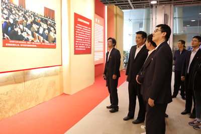 筑梦伟大时代 共创美好生活.jpg