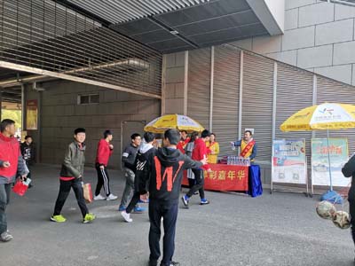 2、镇江体彩爱心助力市校园足球联赛 照片.jpg