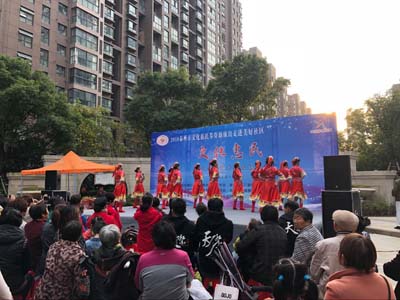 1541555311651531.jpg 文化惠民 爱心满满 泰州体彩地推走进美好社区 3.jpg