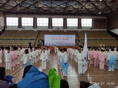 1557281509273051.jpg 扬州高邮体彩在2019年全国百城千村健身气功展示高邮分会场开展地推活动1_副本.jpg