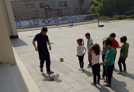 庆“六一” 淮安体彩走进前锋镇淮胜体彩希望小学支教 (4)_副本.jpg