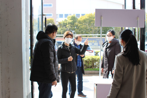 1584063072250987.jpg 淮安市体育局领导对体彩网点恢复营业防疫防控工作进行指导 (2)_副本.jpg