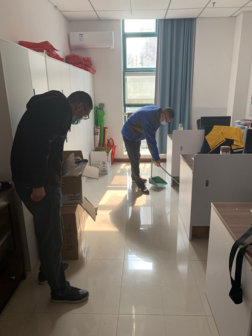 淮安体彩开展春季爱国卫生运动 (2)_副本.jpg