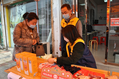 泰州体彩开展品牌地推活动 1 _副本.jpg