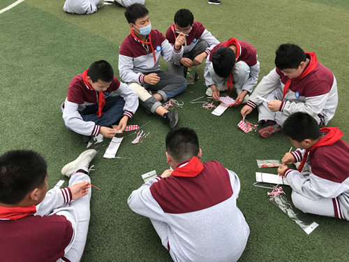 迎“六一”爱心助学 淮安体彩走进徐溜镇中心小学 (5)_副本.jpg