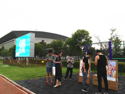 运动场上 大家一起来1_副本.jpg