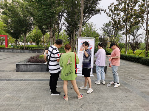 1595571575505118.jpg “点亮健康中国”公益活动走进盐城小马沟公园_副本.jpg