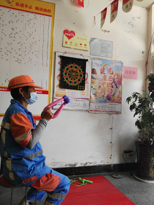 1595813369549988.jpg “点亮健康中国”活动助推体彩网点健身热潮2_副本.jpg