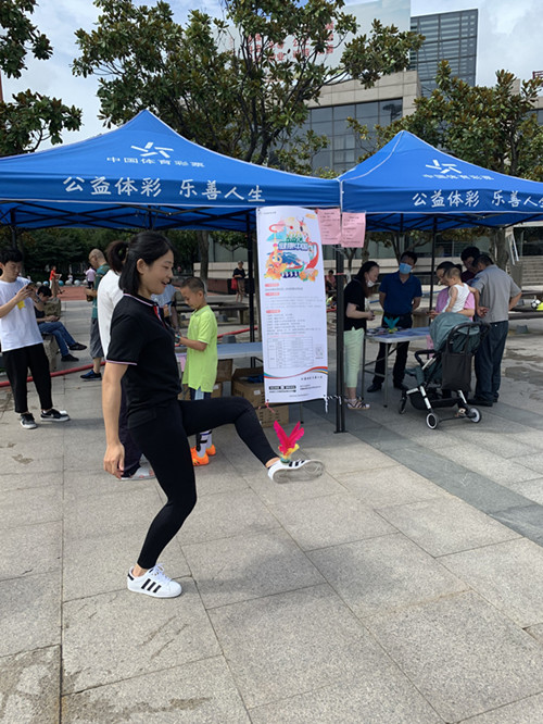 1596694027608759.jpg 苏州昆山体彩开展“点亮健康中国”体彩公益宣传地推活动(图片1)_副本.jpg