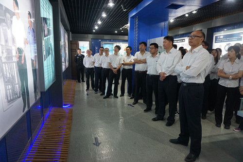 1597803664705278.jpg 参观南京监狱接受廉政教育_副本.jpg