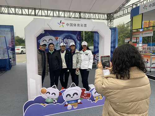 1607914590553307.jpg 盐城体彩吉祥物主题落地活动火热进行中04_副本.jpg