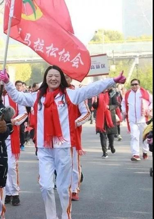 1609144755677410.jpg (去年照片)体彩公益金助力淮安健步走活动_副本.jpg