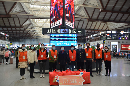 公益体彩关爱民生   江苏各地体彩开展“暖冬季”活动_副本.jpg