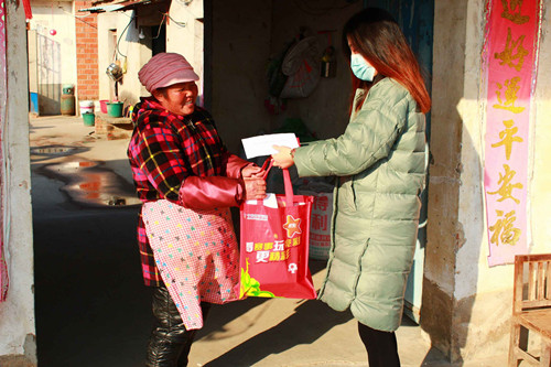 1612683643688900.jpg 宿迁体彩党支部进村入户2_副本.jpg