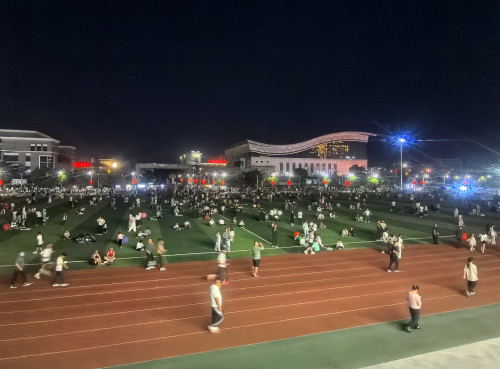绿茵聚激情 观赛享欢乐—— 连云港灌云体彩组织观看江苏省城市足球联赛  (2)_副本.jpg