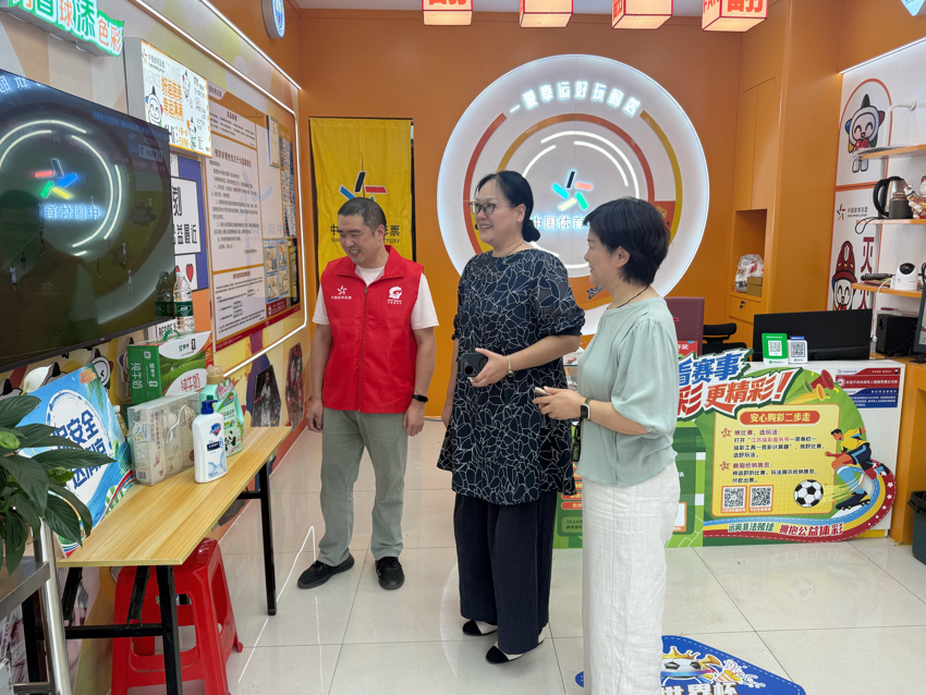 淮安体彩开展“保安全 送清凉”网点走访行动 (2).jpg