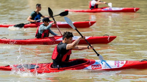 劈波斩浪 体彩公益金助力2021运动龙城大联赛皮划艇比赛-2_副本.jpg 劈波斩浪 体彩公益金助力2021运动龙城大联赛皮划艇比赛-2_副本.jpg
