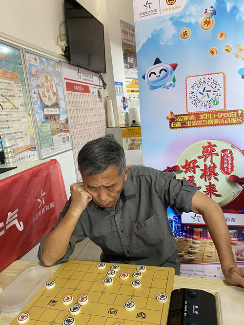 弘扬国粹 “好运‘弈’棋来”民间棋王争霸赛龙城激战正酣-2_副本.jpg