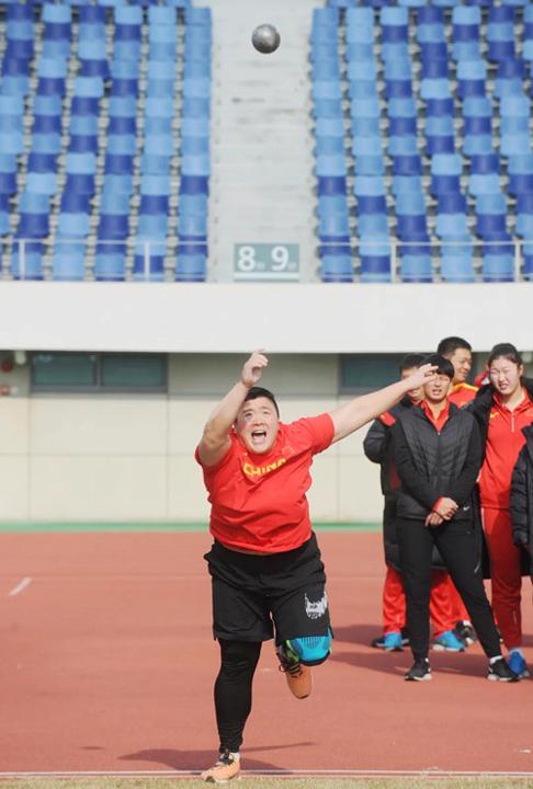 巩立姣在淮安市体育中心冬训_副本.jpg
