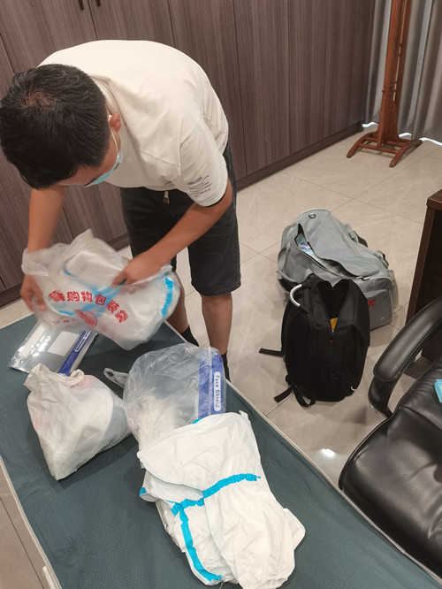 疫”不容辞 书写担当 扬州体彩选派人员进驻市外隔离点工作 (4)_副本.jpg 疫”不容辞 书写担当 扬州体彩选派人员进驻市外隔离点工作 (4)_副本.jpg