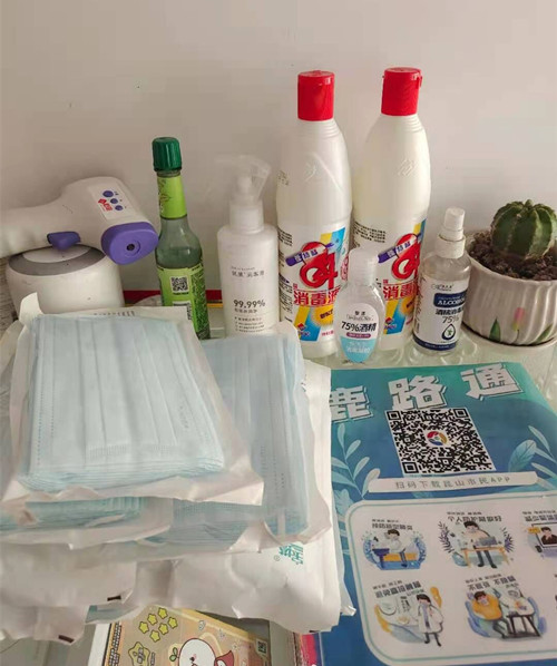 规范经营 毫不松懈 昆山体彩网点“疫”起战斗（薛成平)_副本.jpg