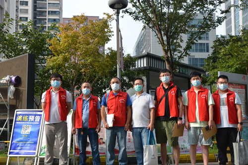 苏州体彩志愿者全力以赴辅助社区做好全员核酸预约登记演练_副本.jpg 苏州体彩志愿者全力以赴辅助社区做好全员核酸预约登记演练_副本.jpg