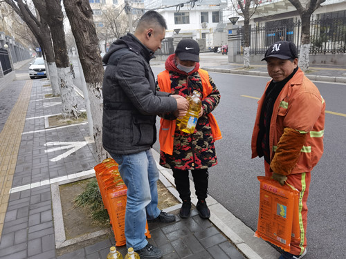 牢记公益使命 淮安体彩开展节前走访慰问活动 (2)_副本.jpg 牢记公益使命 淮安体彩开展节前走访慰问活动 (2)_副本.jpg