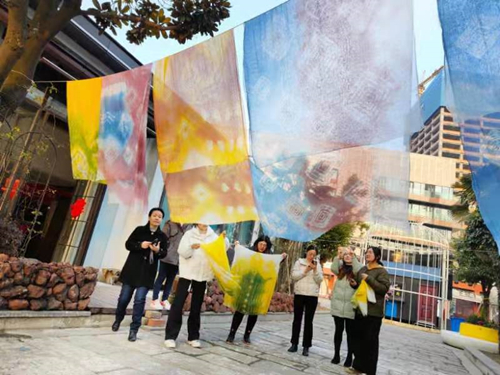 传承非遗文化  体验“布”一样的精“彩” (2)_副本.jpg